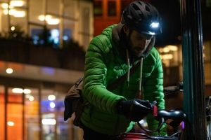 Как ездить на велосипеде в темноте: подбор экипировки и правила безопасности