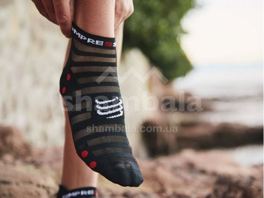 Носки Compressport Pro Racing Socks V4.0 Ultralight Run Low, Black/Red, T3 (CMS XU00051B 906 0T2)