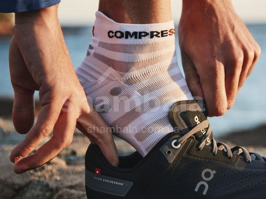 Шкарпетки Compressport Pro Racing Socks V4.0 Ultralight Run Low, White/Alloy, T4 (CMS XU00051S 010 0T4)